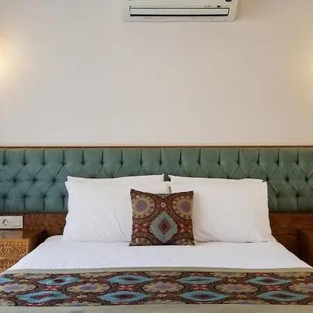 מלון דירות Gumus 4*